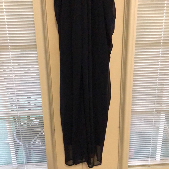 Navy blue lace gown. - Picture 3 of 8